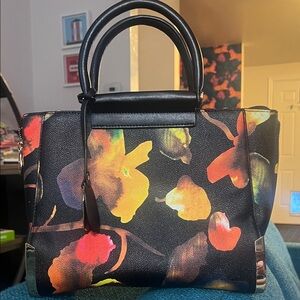 Italian leather - perfect for fall bag!🍁🍂🥬🍂🌱